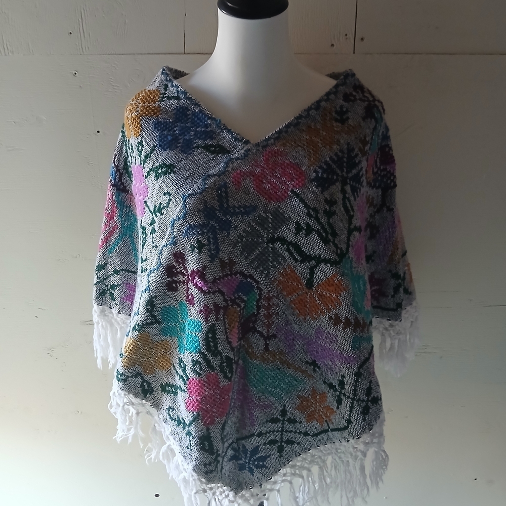 Colorful Floral Knit Poncho with Fringe ( Hang ) - Picture 4 of 6